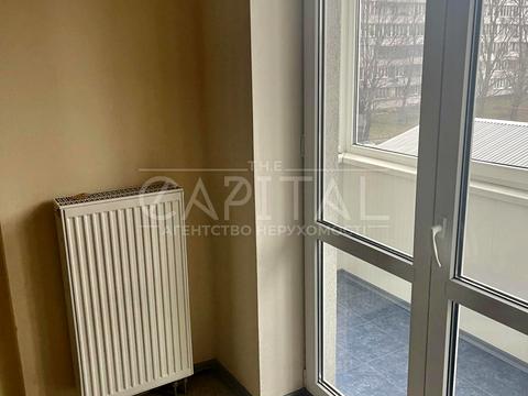 комерційна за адресою Дніпровська набережна вул., 1-А