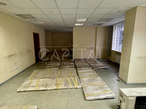 комерційна за адресою Дніпровська набережна вул., 1-А