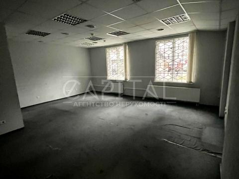 комерційна за адресою Дніпровська набережна вул., 1-А