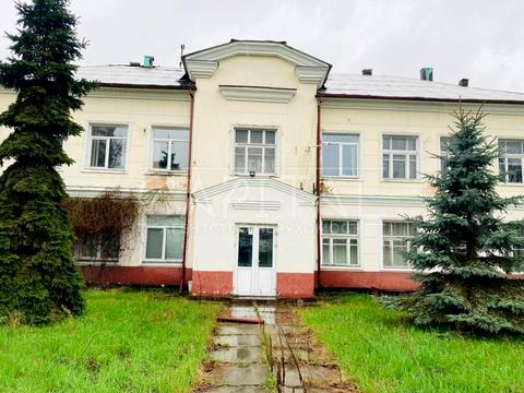 комерційна за адресою Верховної Ради бульв., 20