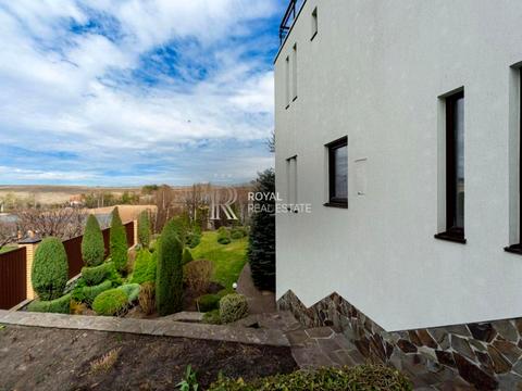 дом по адресу Озерна