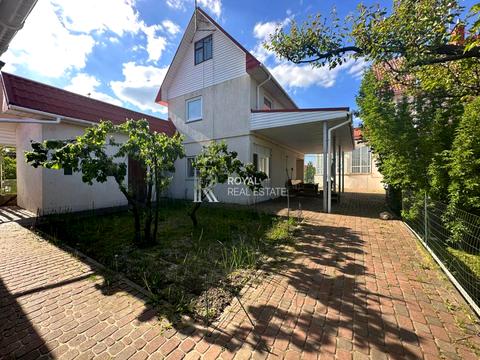 будинок за адресою Молодіжна