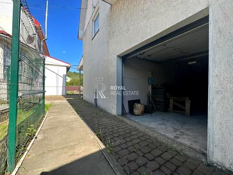 будинок за адресою Молодіжна