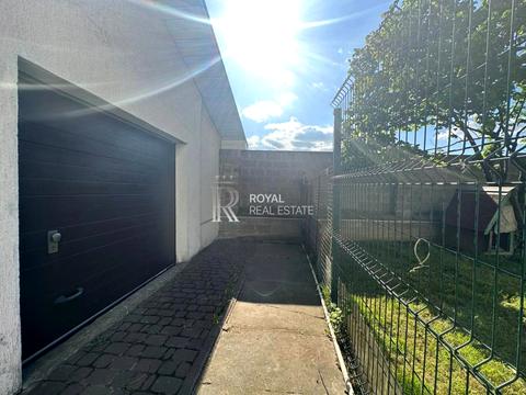 будинок за адресою Молодіжна