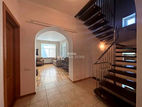 будинок за адресою Молодіжна