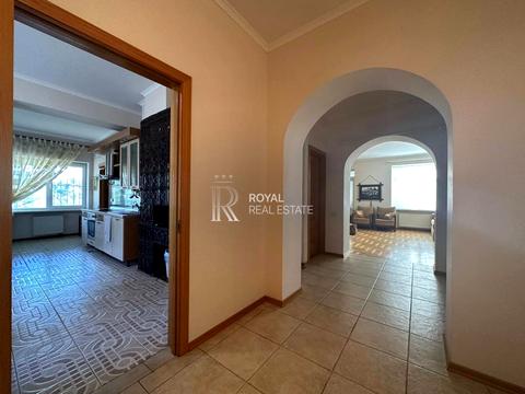 будинок за адресою Молодіжна