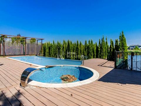 дом по адресу с. Вишенки, Золочівська, 11