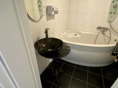 квартира за адресою Київ, Анни Ахматової вул., 28