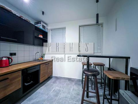 комерційна за адресою Велика Васильківська вул. (Червоноармійська), 55Б