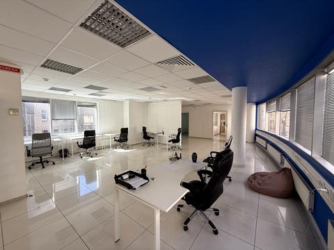 комерційна за адресою Софіївська вул., 1/2