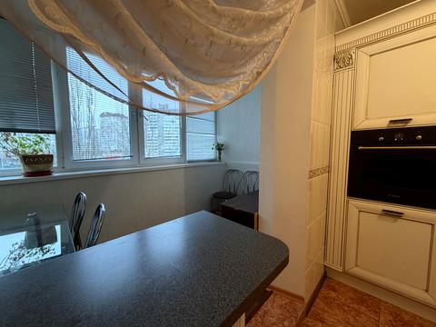 квартира за адресою Анни Ахматової вул., 15