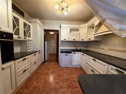 квартира за адресою Анни Ахматової вул., 15