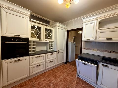 квартира за адресою Анни Ахматової вул., 15