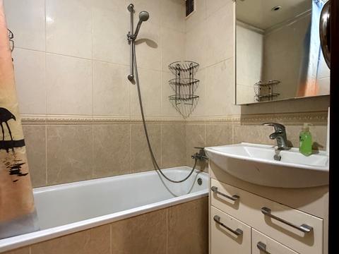 квартира за адресою Анни Ахматової вул., 15