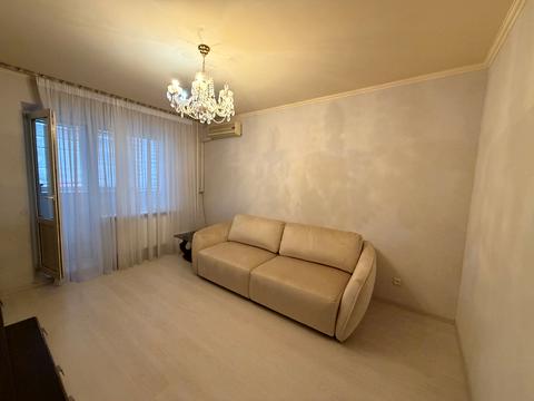 квартира за адресою Анни Ахматової вул., 15