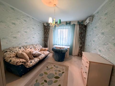 квартира за адресою Анни Ахматової вул., 15