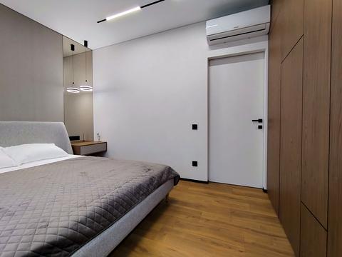 квартира за адресою Олександра Олеся вул., 5