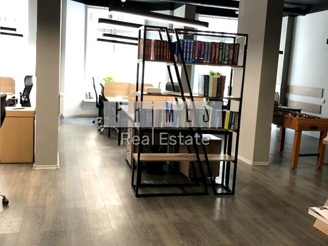 комерційна за адресою Дегтярна вул., 6