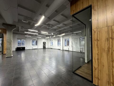 комерційна за адресою Князів Острозьких вул. (Московська), 24