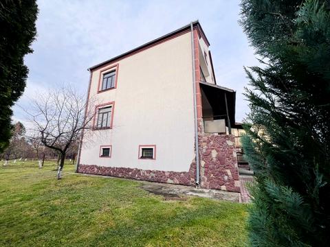 будинок за адресою с. Зимна Вода, Зелена вул.