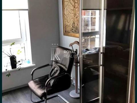 комерційна за адресою Київ, Дегтярна вул., 8