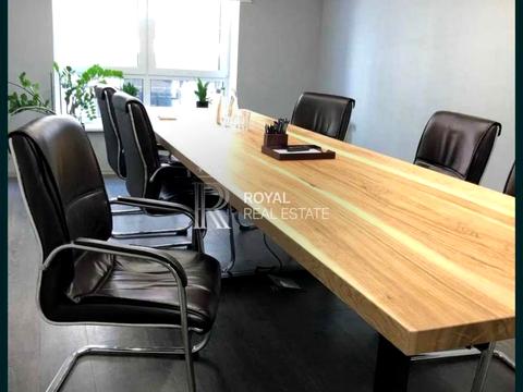 комерційна за адресою Дегтярна вул., 8