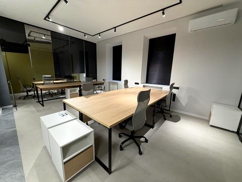 комерційна за адресою Володимирська вул., 81-Б