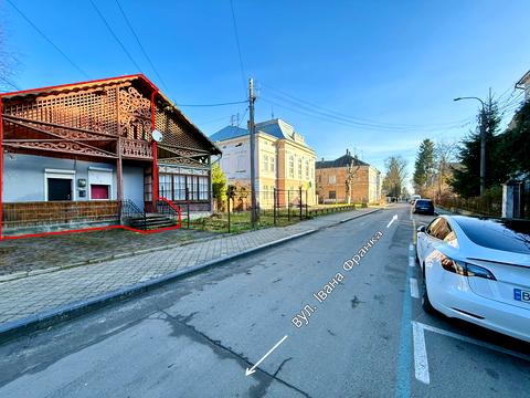 коммерческая по адресу Ивана Франко ул., 32