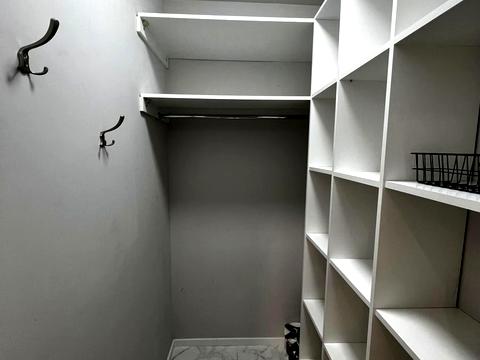 квартира по адресу Олександра Олеся ул., 10