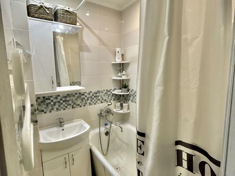 квартира за адресою Сірожупанників вул. (Валентина Сєрова), 28