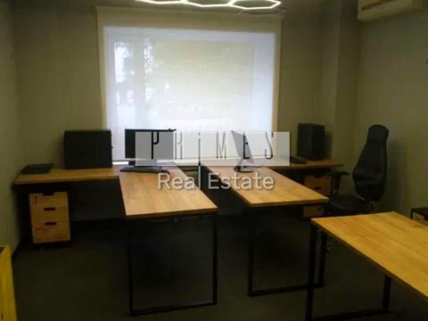 комерційна за адресою Інститутська вул., 22/7