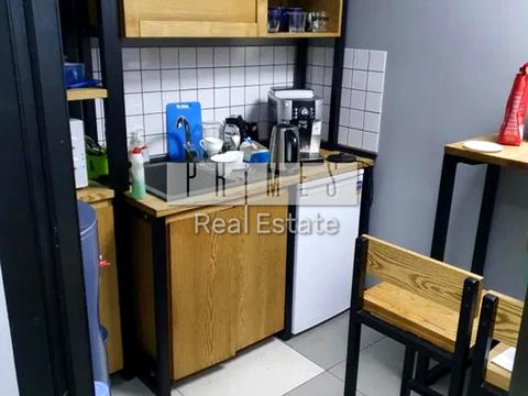 комерційна за адресою Інститутська вул., 22/7