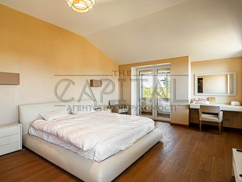 дом по адресу вул. Світанкова