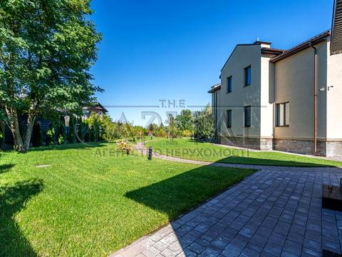 дом по адресу вул. Світанкова