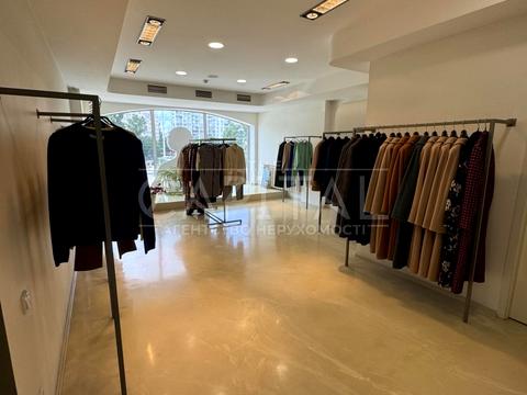 комерційна за адресою Київ, Володимира Івасюка просп. (Героїв Сталінграду), 10-А