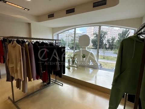 комерційна за адресою Київ, Володимира Івасюка просп. (Героїв Сталінграду), 10-А