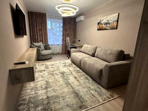 квартира за адресою Літературна вул. (Чехова), 27