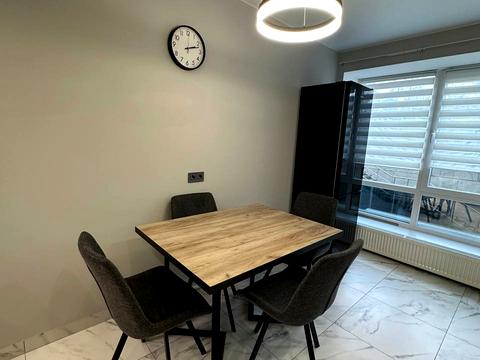 квартира за адресою Літературна вул. (Чехова), 27