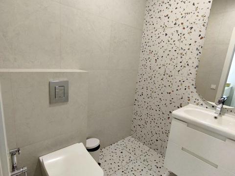 комерційна за адресою Сонячна вул., 4