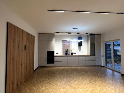 будинок за адресою Травнева, 1