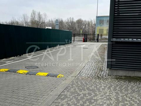 комерційна за адресою Степана Бандери просп. (Московський), 28А