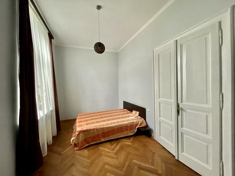 квартира за адресою Мирона Тарнавського вул. (Кутузова), 26