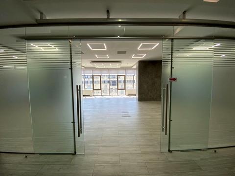 комерційна за адресою Велика Васильківська вул. (Червоноармійська), 72-А