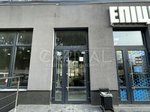 комерційна за адресою Бережанська вул., 15