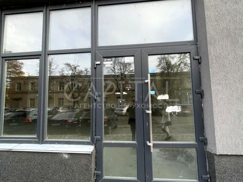 комерційна за адресою Бережанська вул., 15