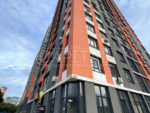 комерційна за адресою Бережанська вул., 15