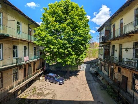 квартира за адресою Під Дубом вул. (Космонавтів), 14