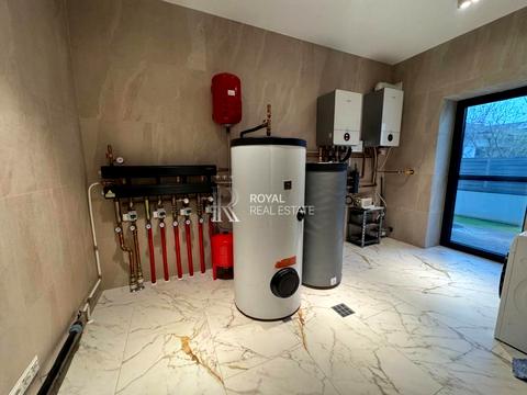 будинок за адресою Абрикосова вул., 8