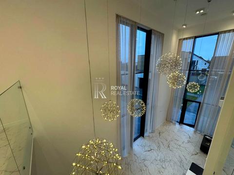 будинок за адресою Абрикосова вул., 8