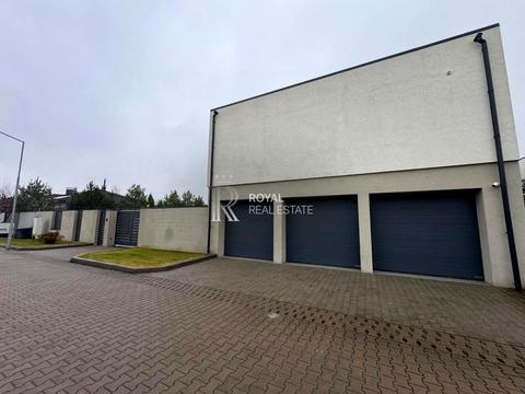 будинок за адресою Абрикосова вул., 8